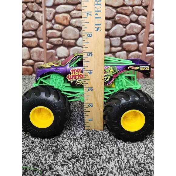 Hot Wheels Monster Truck Giant Wheels Jam "Test Subject " 1:24 #A39 - Picture 7 of 11